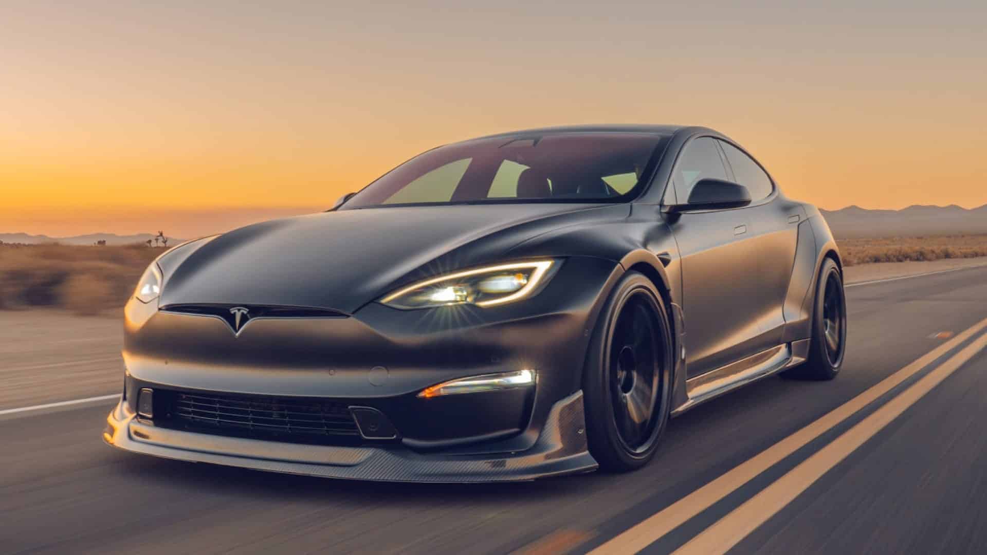 Tesla Model S Plaid: un nuovo record per l’auto elettrica più veloce del mondo