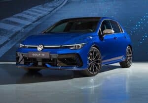 Nuove Volkswagen Golf R e R Black Edition, via agli ordini in Italia: prezzi da 60.750 € [FOTO]