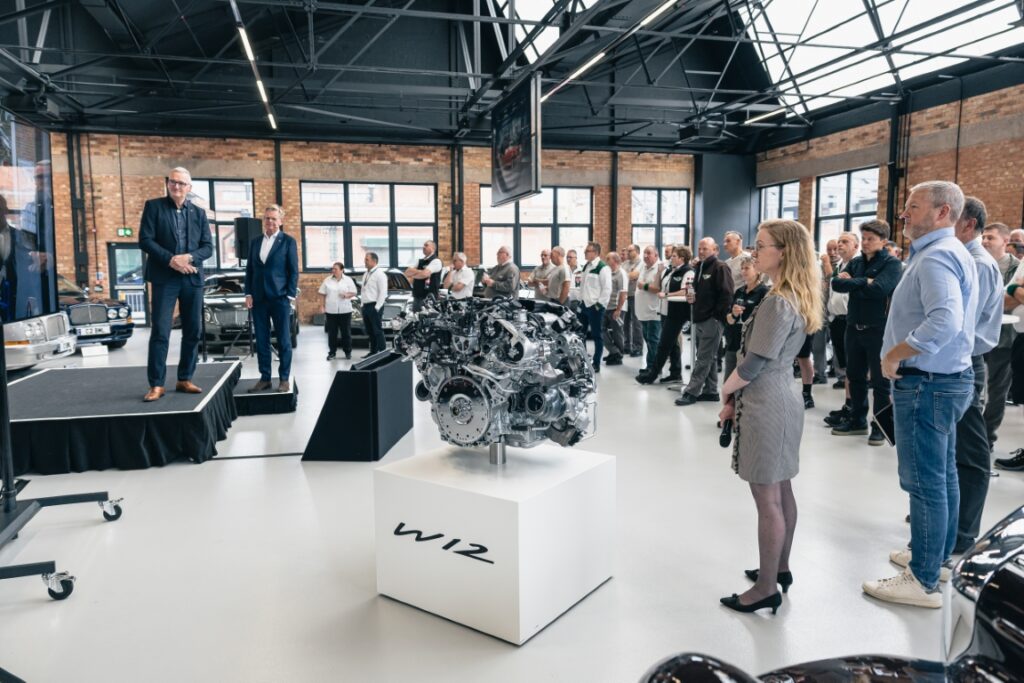 Il rombo si spegne: Bentley dice addio al suo cuore W12
