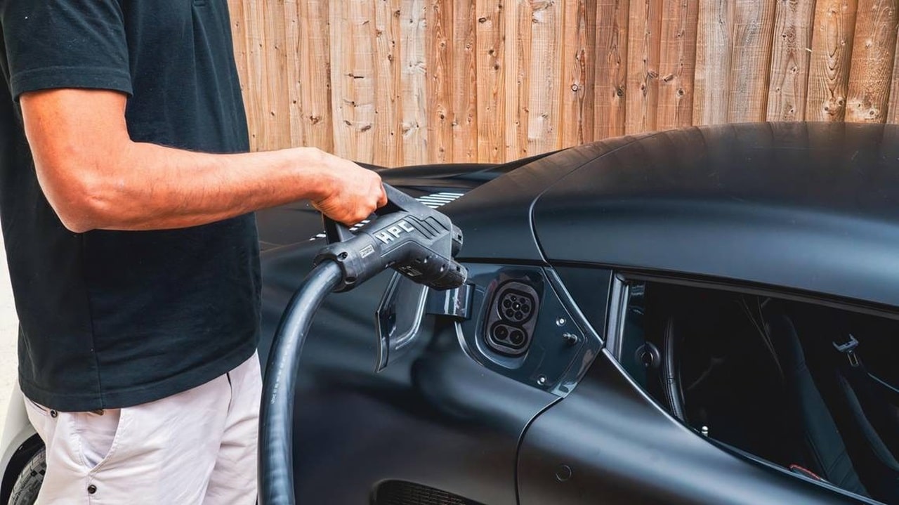 Auto elettriche: la batteria di Nyobolt si carica di 200 km in 4 minuti