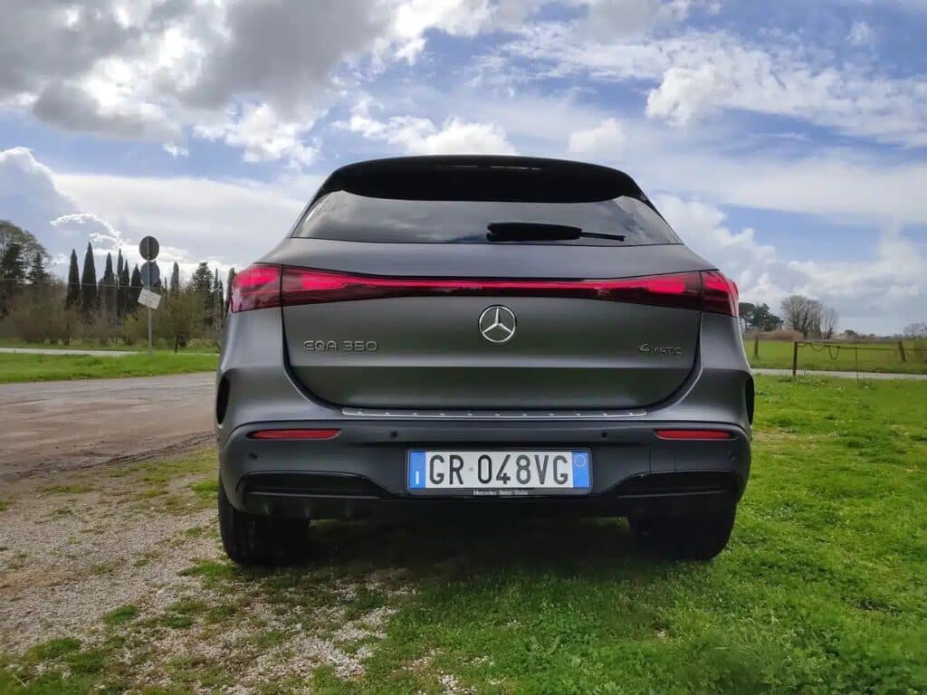 Guida alla nuova Mercedes EQA 2024: potenza, design e tecnologia