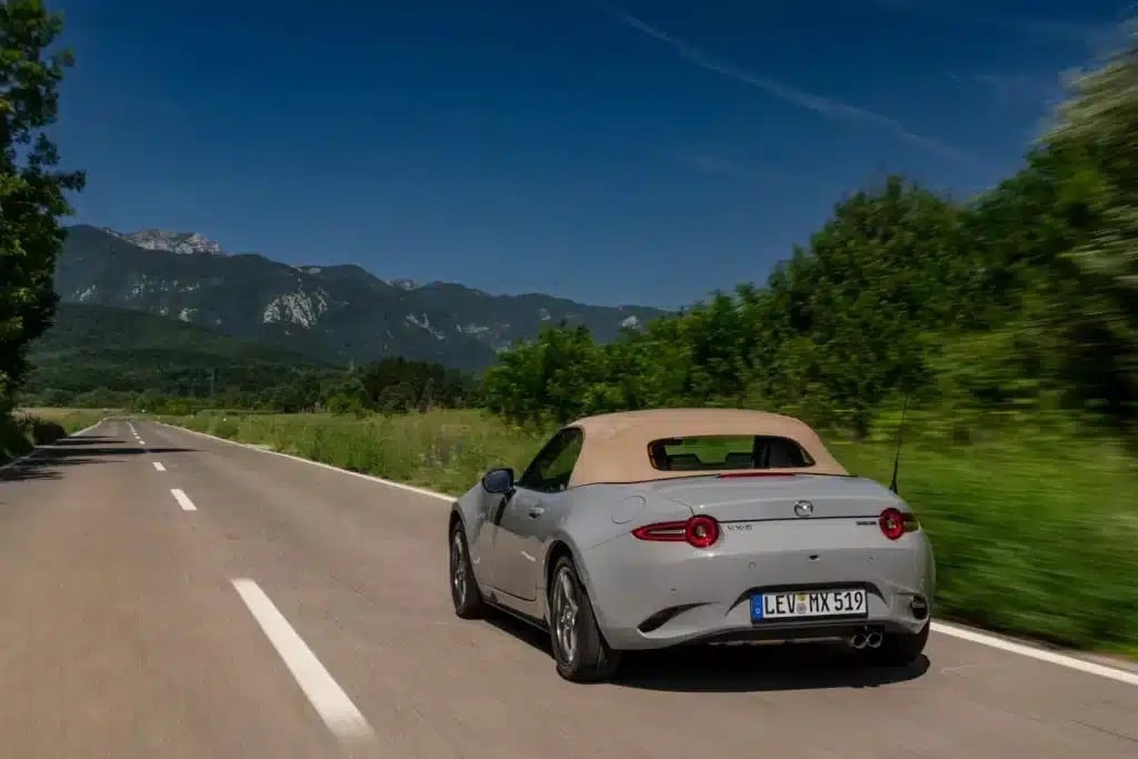 Mazda MX-5 2024: motori, versioni, prezzi e caratteristiche