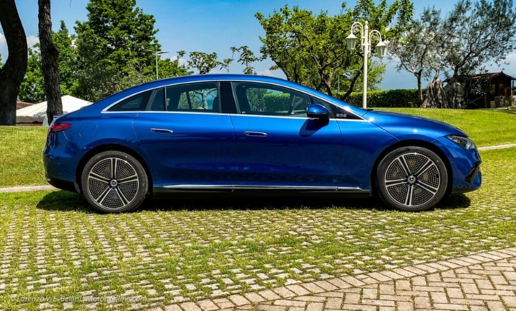 Mercedes EQE 2024: l’auto elettrica con un'ampia gamma di motorizzazioni. Prezzi e caratteristiche