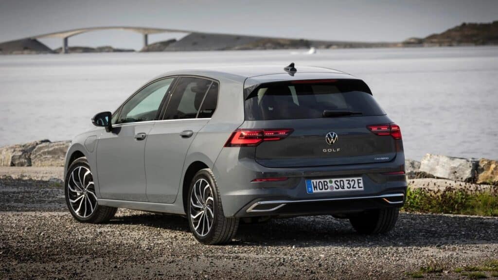 Volkswagen Golf con motore termico: almeno per 10 anni ancora