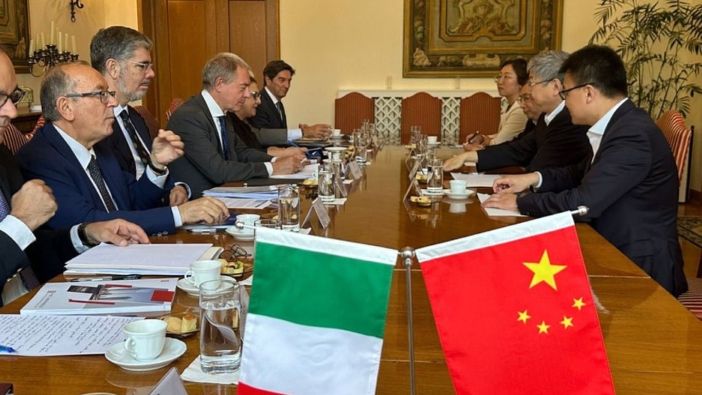 Italia e Cina rafforzano i legami industriali: siglato accordo nel settore della mobilità elettrica