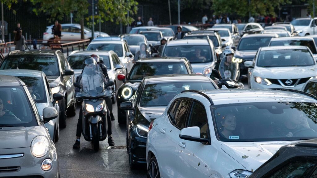 Veicoli in aumento a Milano: il ruolo della pandemia e delle nuove immatricolazioni