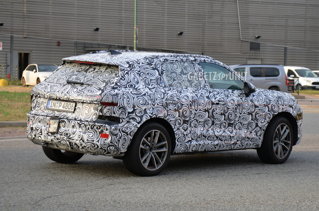 Nuova Audi Q3: avvistata la terza generazione durante i test su strada a Torino