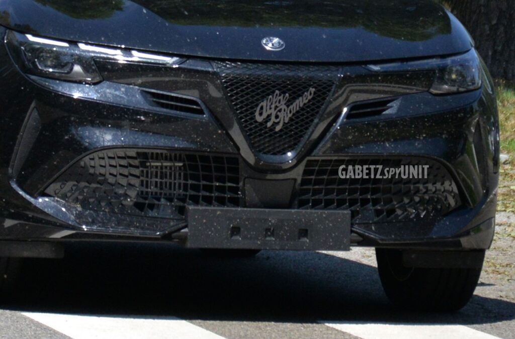 Alfa Romeo Junior Hybrid MHEV 1