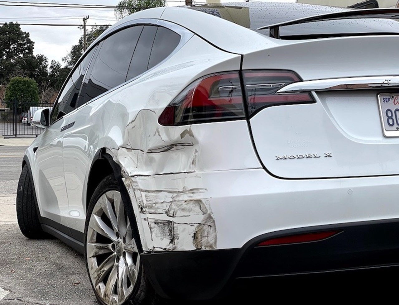 Auto elettriche: ripararle costa il 20% in più delle endotermiche secondo uno studio