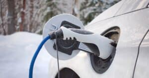Startup cinese crea la batteria che si ricarica di 1000 km in sei minuti