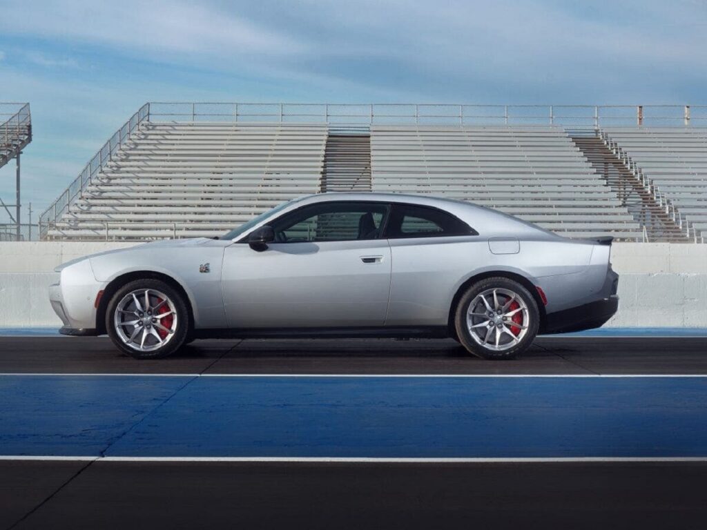 Dodge fa ascoltare il sound della Charger Daytona elettrica [VIDEO]
