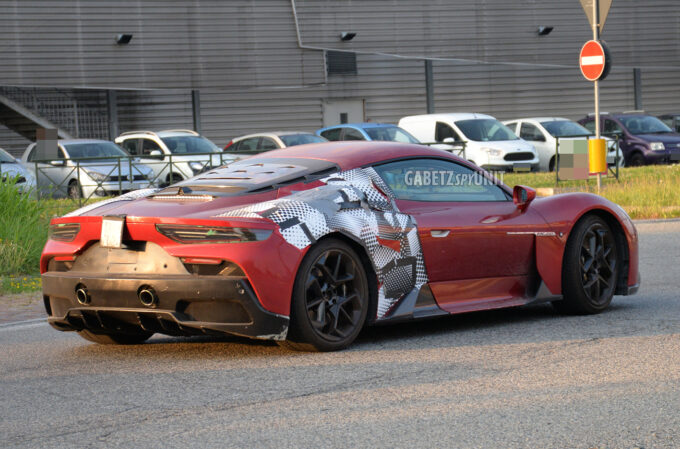 Maserati MC20 GT2 Stradale: le FOTO SPIA della nuova supercar in arrivo