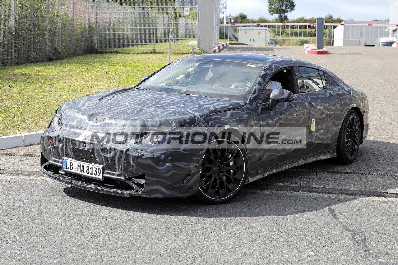 Mercedes-AMG GT - Foto spia 6-8-2024