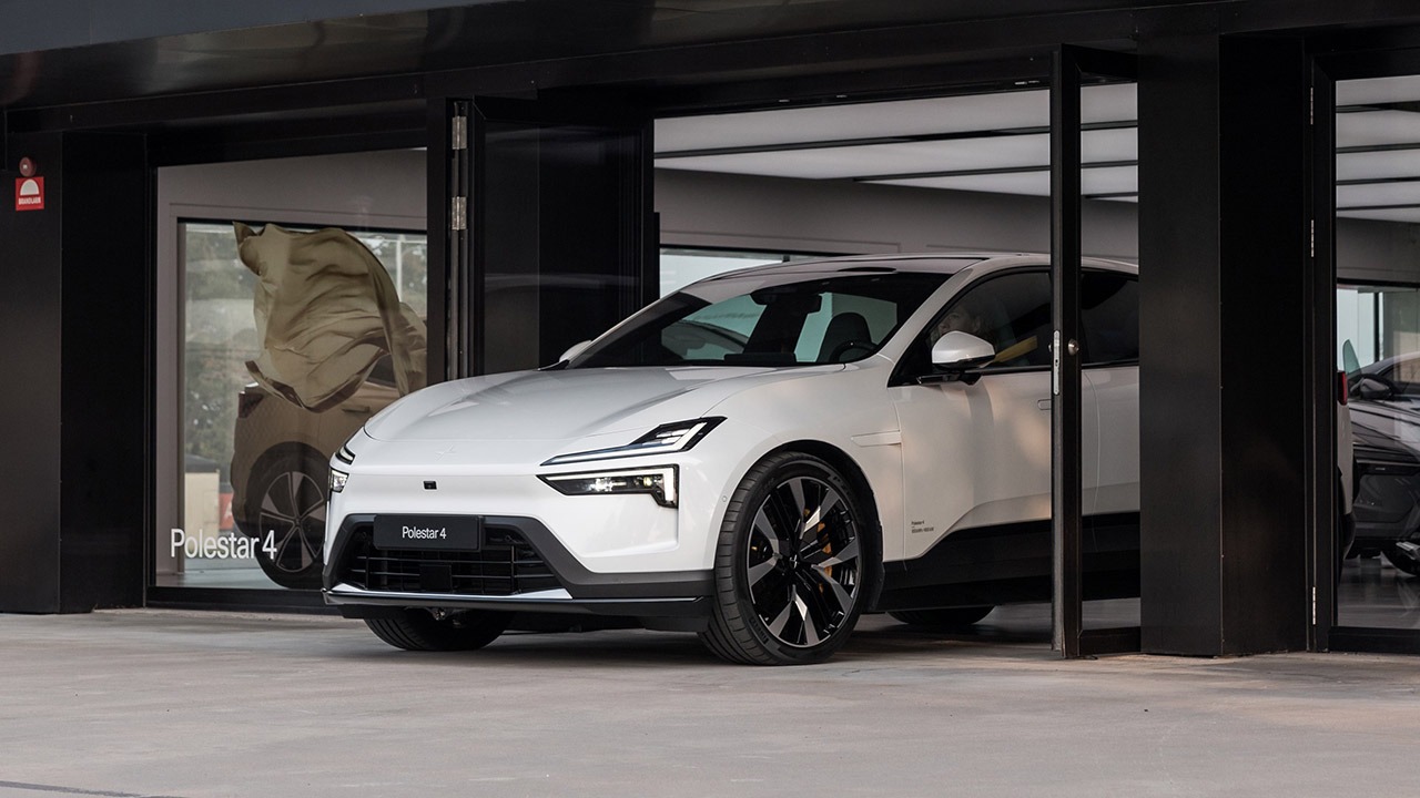 Polestar 4: consegnate le prime unità ai clienti in Europa