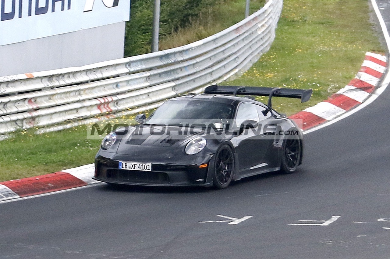 Porsche 911 GT3 - Foto spia 8-8-2024