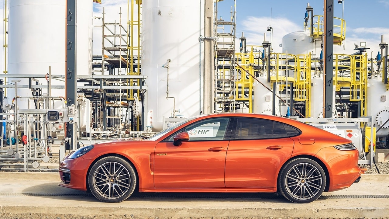 Porsche prevede un ruolo sempre più importante per gli e-fuel