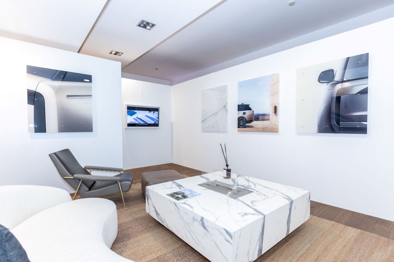 Range Rover: riapre la House di Courmayeur ai piedi del Monte Bianco