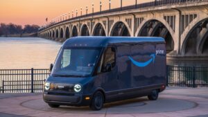 Rivian: problemi di produzione con il furgone Amazon