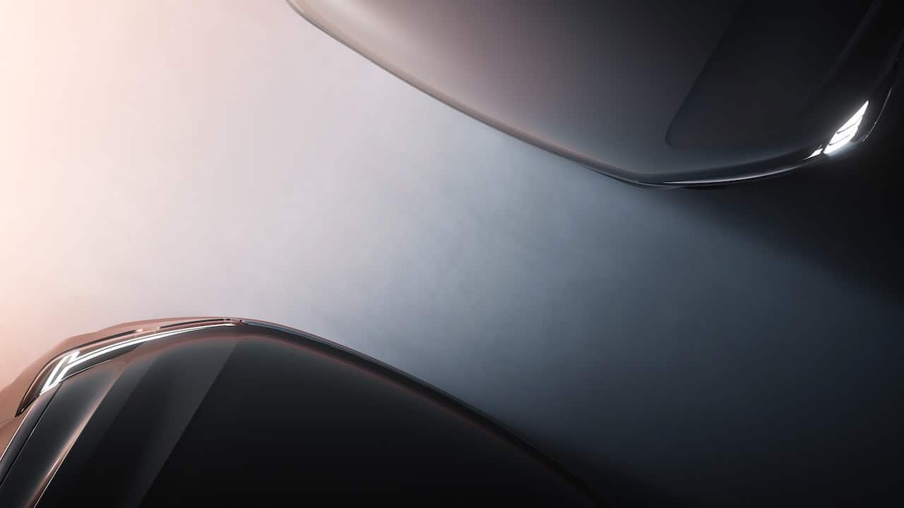 Volvo XC90 2025: il restyling debutterà il 4 settembre [TEASER]