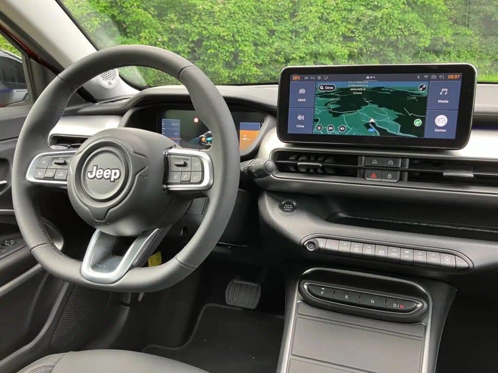 Jeep Avenger 2024: spazio e tecnologia. Le caratteristiche