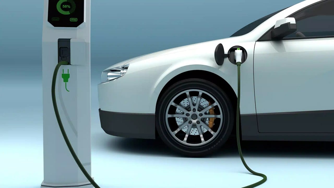 Le batterie delle auto elettriche? Durano più del previsto secondo uno studio