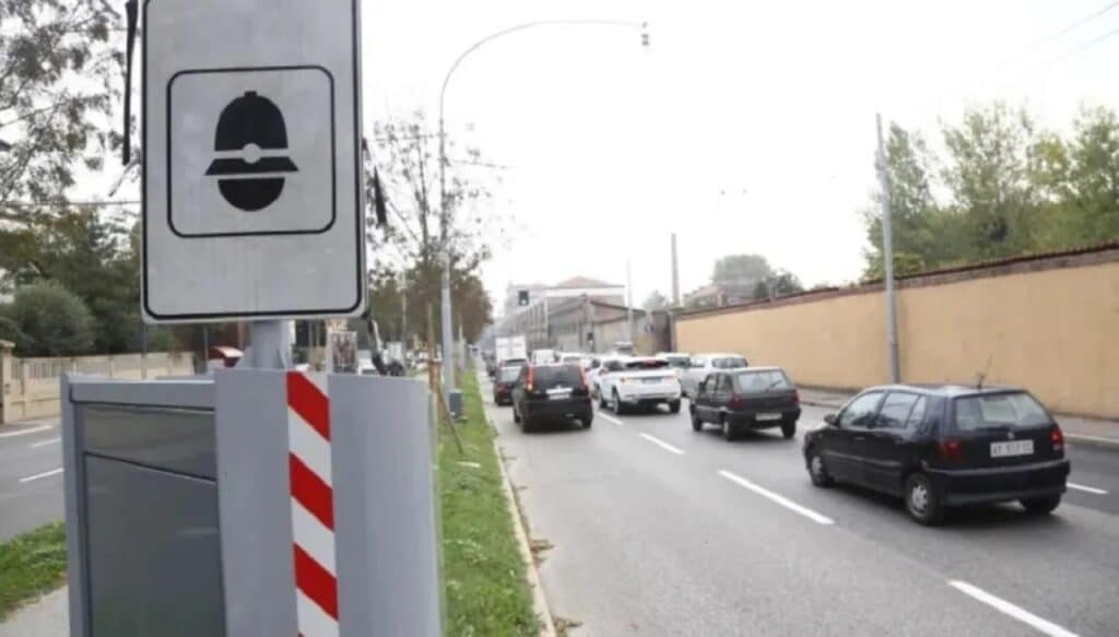 Acquistano su Amazon dispositivo per rilevare gli autovelox: pesante multa