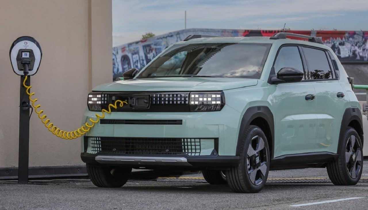 Auto elettriche: nel 2025 ci sarà il “boom” secondo uno studio grazie anche a Fiat Grande Panda