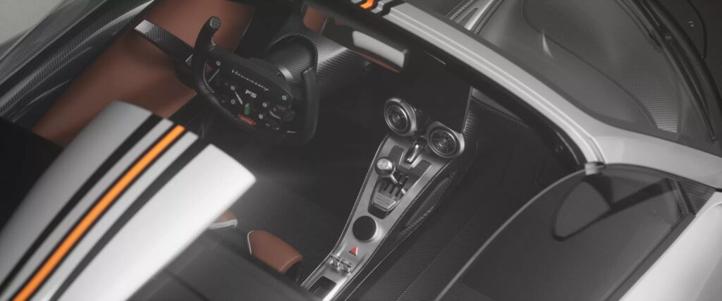 Prestazioni estreme e cambio manuale: ecco la Hennessey Venom F5-M Roadster