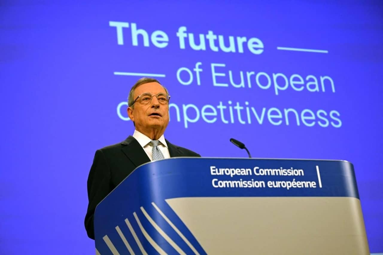 Draghi critica l’Unione Europea: “L’auto è l’esempio perfetto della mancanza di pianificazione in Europa”