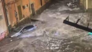 Napoli: maltempo da paura, bomba d’acqua nella notte