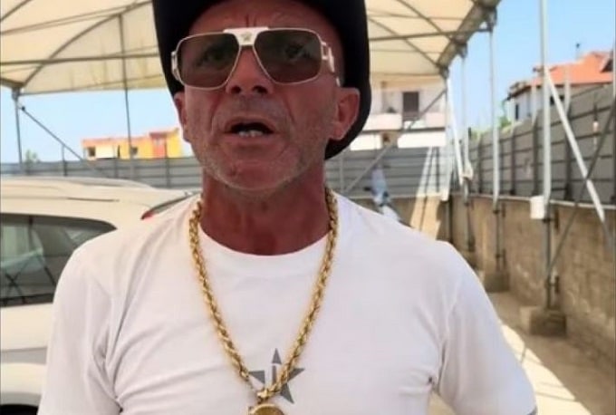 Napoli, denunciato il titolare di Auto Fratelli Manna, star di TikTok, e attività sequestrata: mancano le autorizzazioni