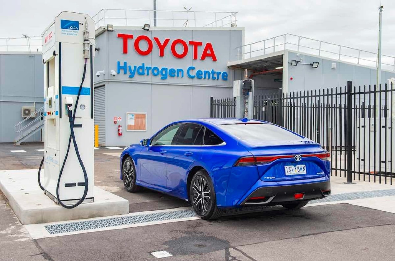 Toyota: altro che elettrico, la casa giapponese punta forte sull’idrogeno