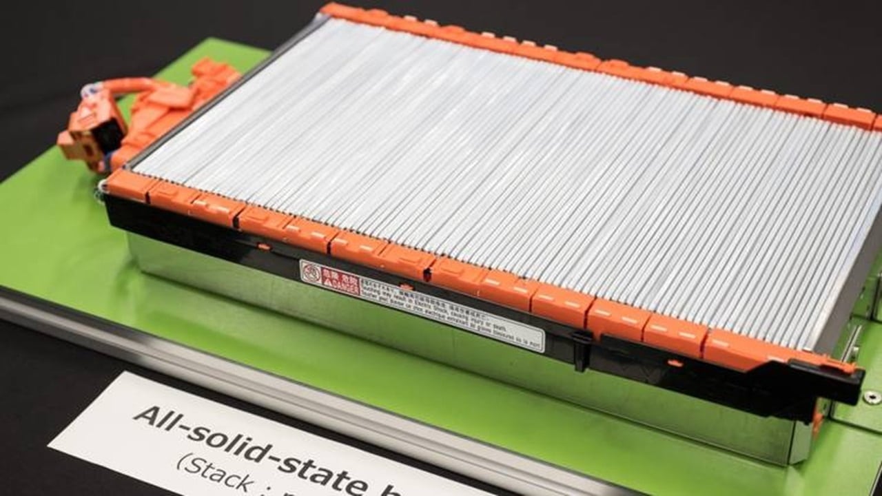 Toyota: entro il 2028 in arrivo le batterie che si ricaricano di 1.500 km in 10 minuti