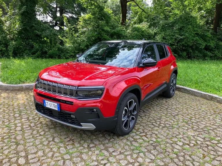 Jeep Avenger 2024: spazio e tecnologia. Le caratteristiche