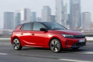 Opel Corsa 2024: motori, allestimenti e prezzi