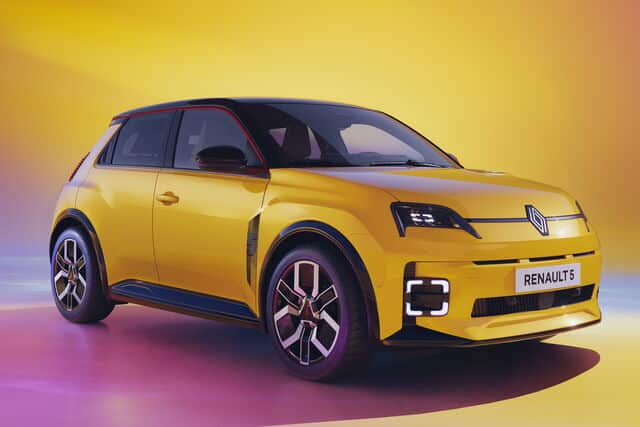 Renault 5 E-Tech 2024: focus su motori e allestimenti