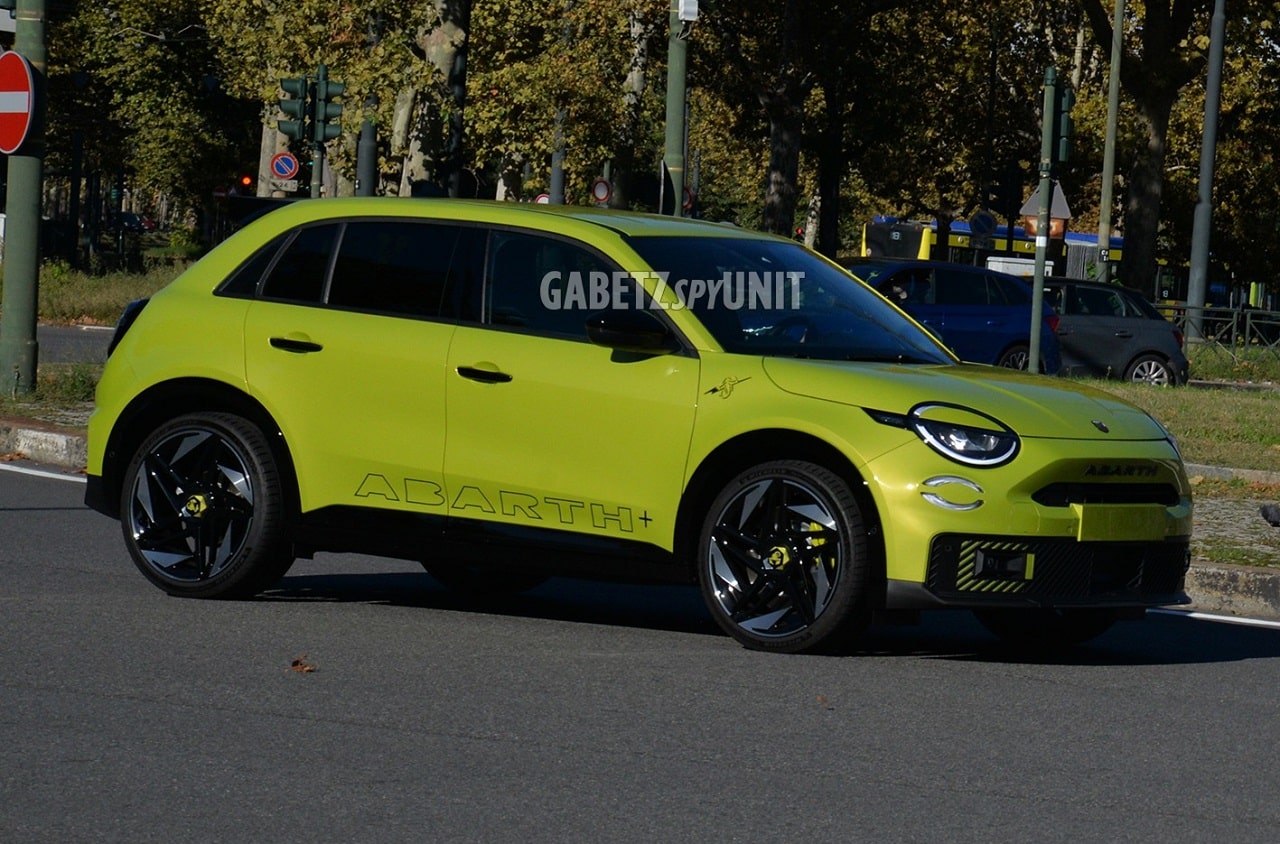 Abarth 600e avvistata a Torino prima del lancio sul mercato