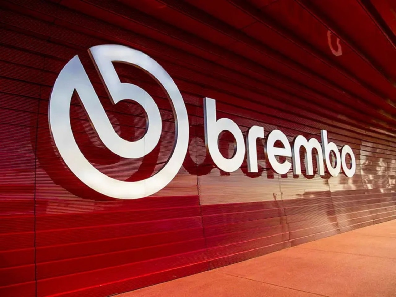 Brembo accelera l’innovazione dei sistemi frenanti con la soluzione AI Alchemix