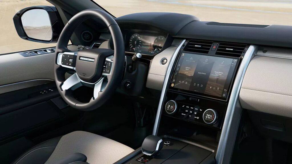 Land Rover Discovery 2024 lusso, tecnologia e off-road. Le caratteristiche
