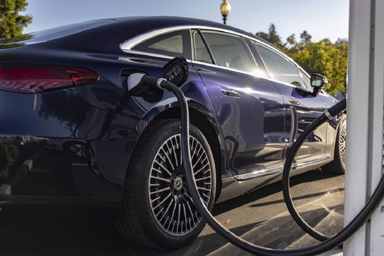 Mercedes cambia nome alle sue auto elettriche