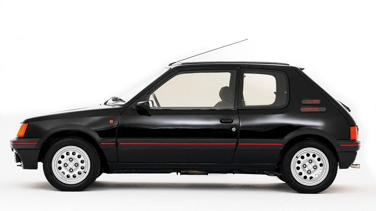 Peugeot 205 GTi festeggia 40 anni