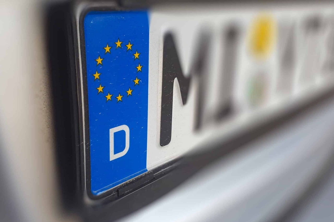 Targhe auto addio: ecco come potrebbero cambiare