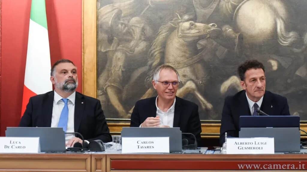 Tavares: “In Italia le auto elettriche costano troppo, servono incentivi” [VIDEO]