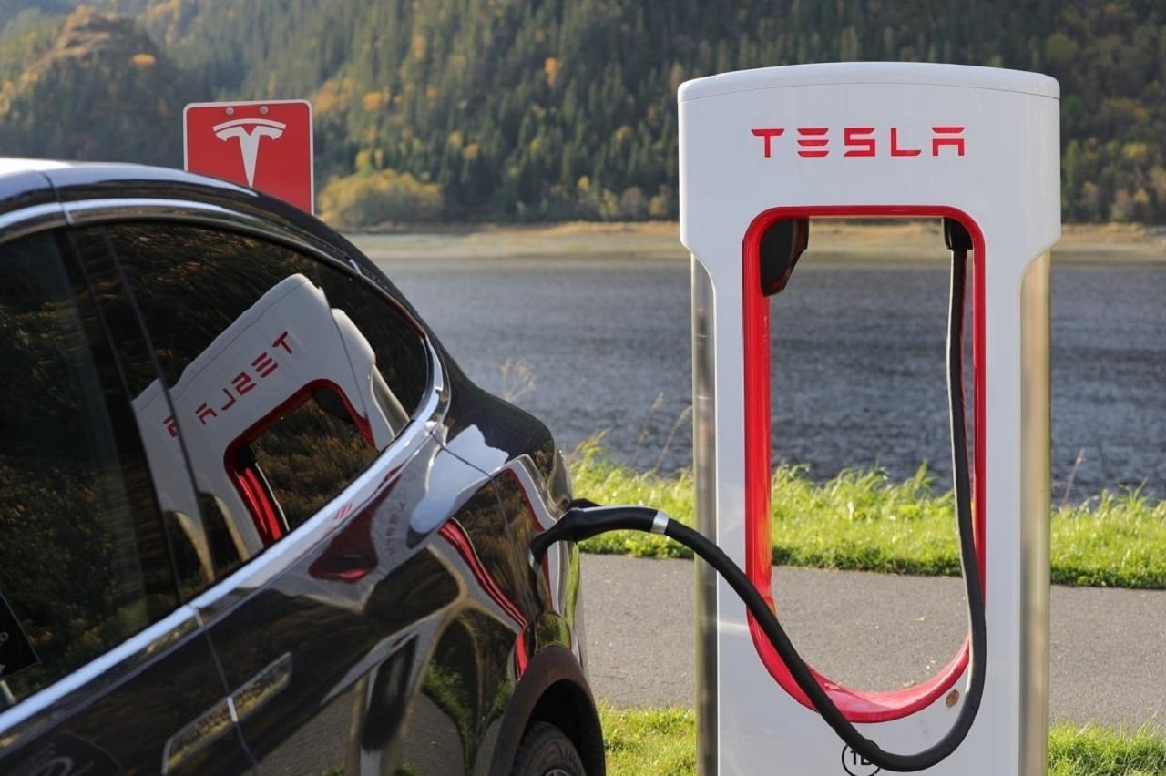 L’ idrogeno di Tesla metterà fine alle auto elettriche? [VIDEO]