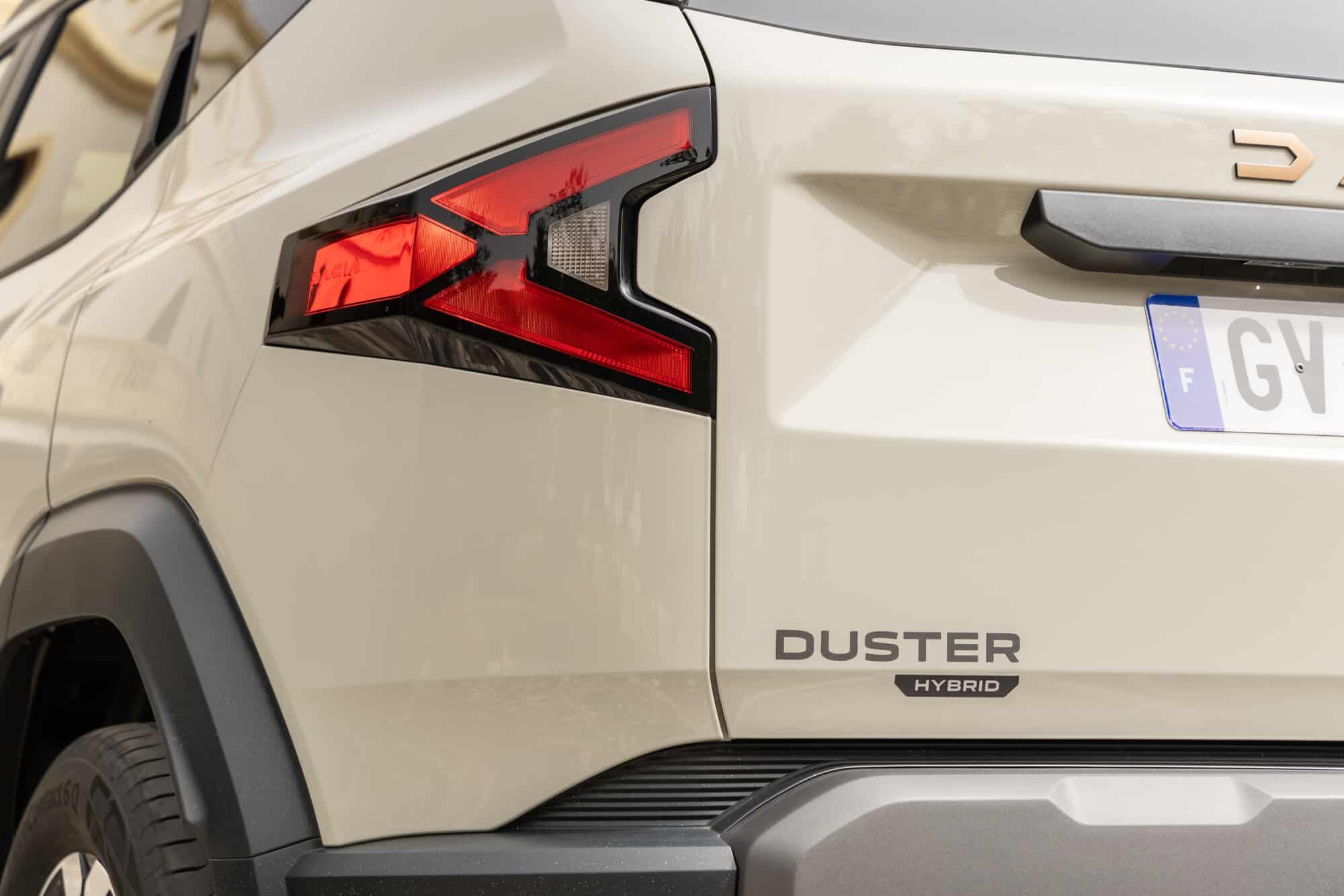 Dacia Duster Hybrid 140: il nuovo SUV elettrificato
