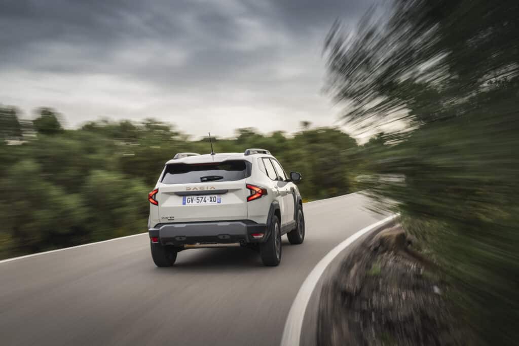 Dacia Duster Hybrid 140: il nuovo SUV elettrificato