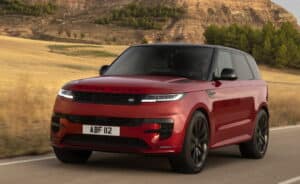 Range Rover Sport 2024: lusso e prestazioni. Le caratteristiche del SUV