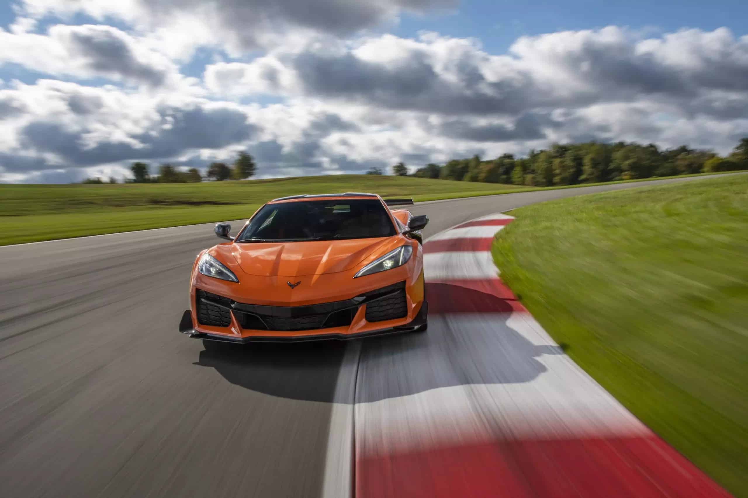 La Corvette C8 Z06 si misura con le supercar europee al Nürburgring [VIDEO]