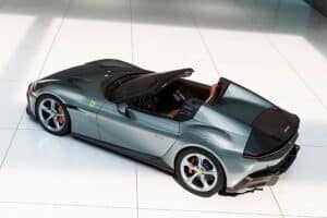 La Ferrari 12Cilindri Spider: un connubio di potenza e lusso a cielo aperto. Le caratteristiche