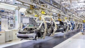 Anfia lancia l’allarme: a settembre la produzione di auto in Italia si è dimezzata